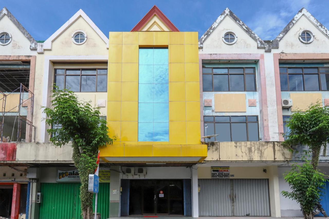 Hotel Vaccinated Staff - OYO 3742 Good Sleep Balikpapan Exterior foto