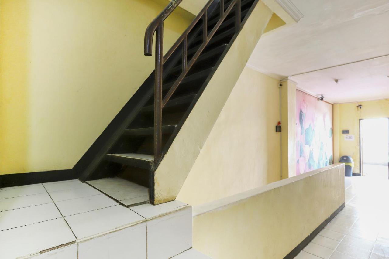 Hotel Vaccinated Staff - OYO 3742 Good Sleep Balikpapan Exterior foto